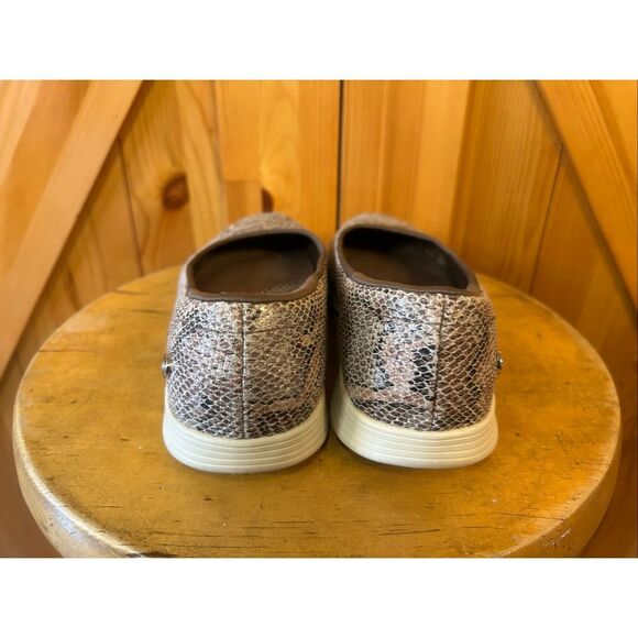 SKECHERS ON THE GO SLIP-ON FLAT SHOES BROWN SNAKE SZ 6.5 - Picture 4 of 8